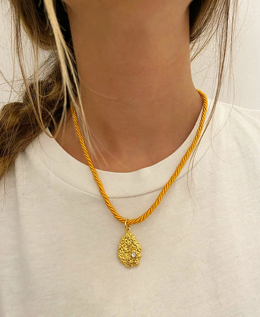 Mais X Frida Lia Pendant Orange 3 Mais X Frida Lia Pendant Orange