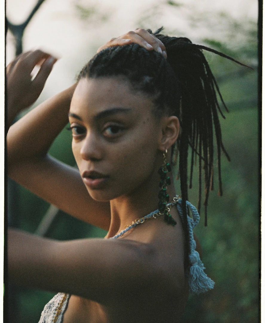 Mais X Frida All Products Crystal Green Single Earring 3 Mais X Frida All Products Crystal Green Single Earring